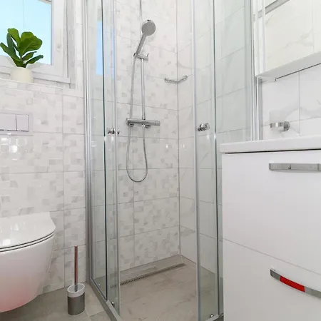 2 Bedroom Amazing In Seget Donji 公寓 *