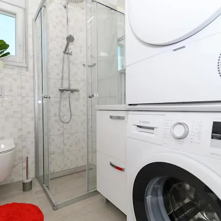2 Bedroom Amazing In Seget Donji *