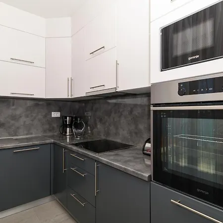 Awesome In Seget Donji