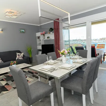 Apartman Awesome In Seget Donji Trogir
