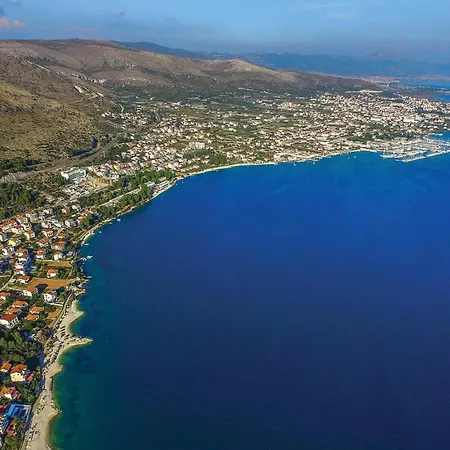 2 Bedroom Amazing In Seget Donji Appartement Trogir