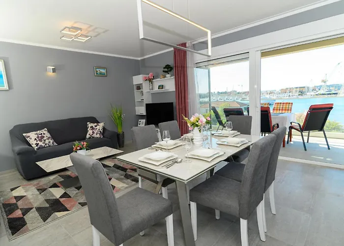 Apartment Awesome In Seget Donji Trogir