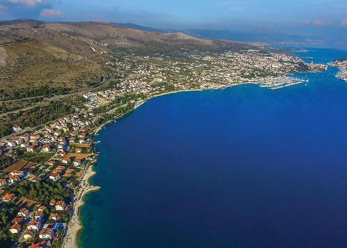 Awesome In Seget Donji Apartment Trogir