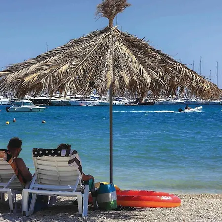 Awesome In Seget Donji Apartmán Trogir